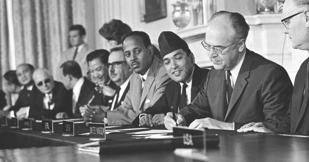 Weekly Magazine In India